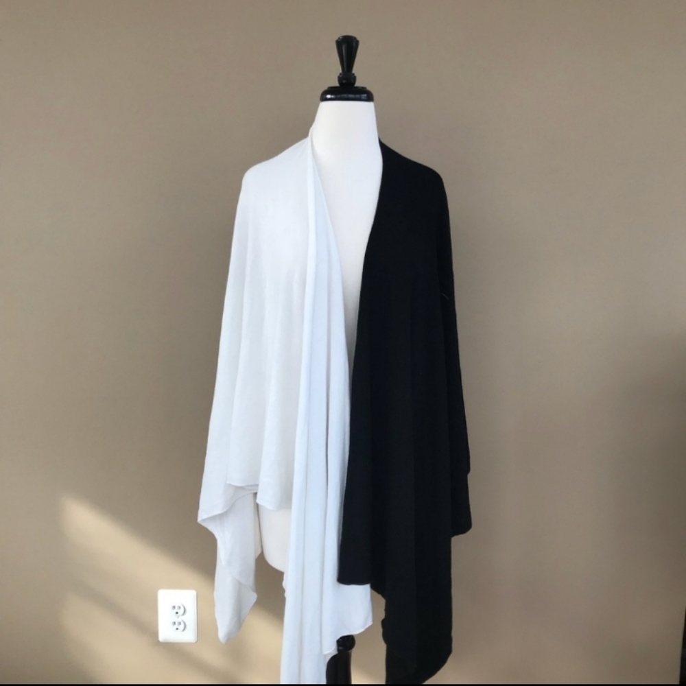 Donni Charm | Wonder Cape Shawl
